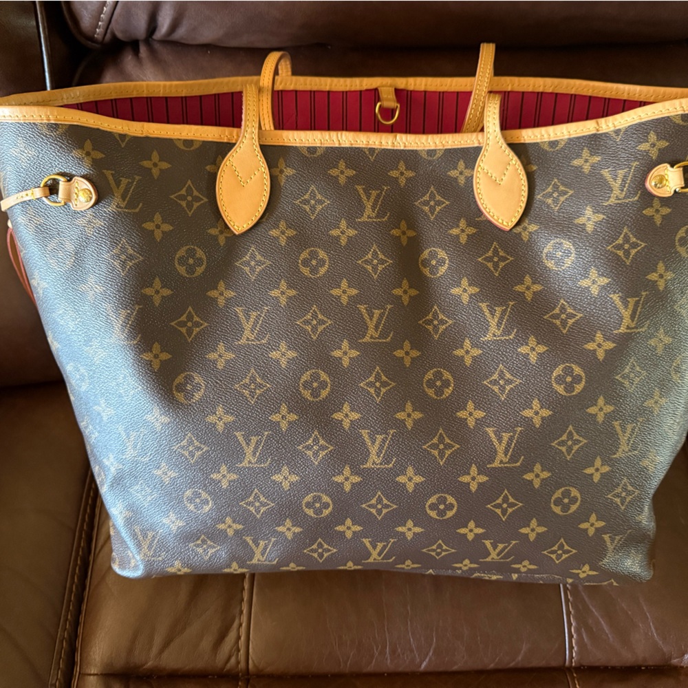 Louis Vuitton Neverfull GM with rose lining